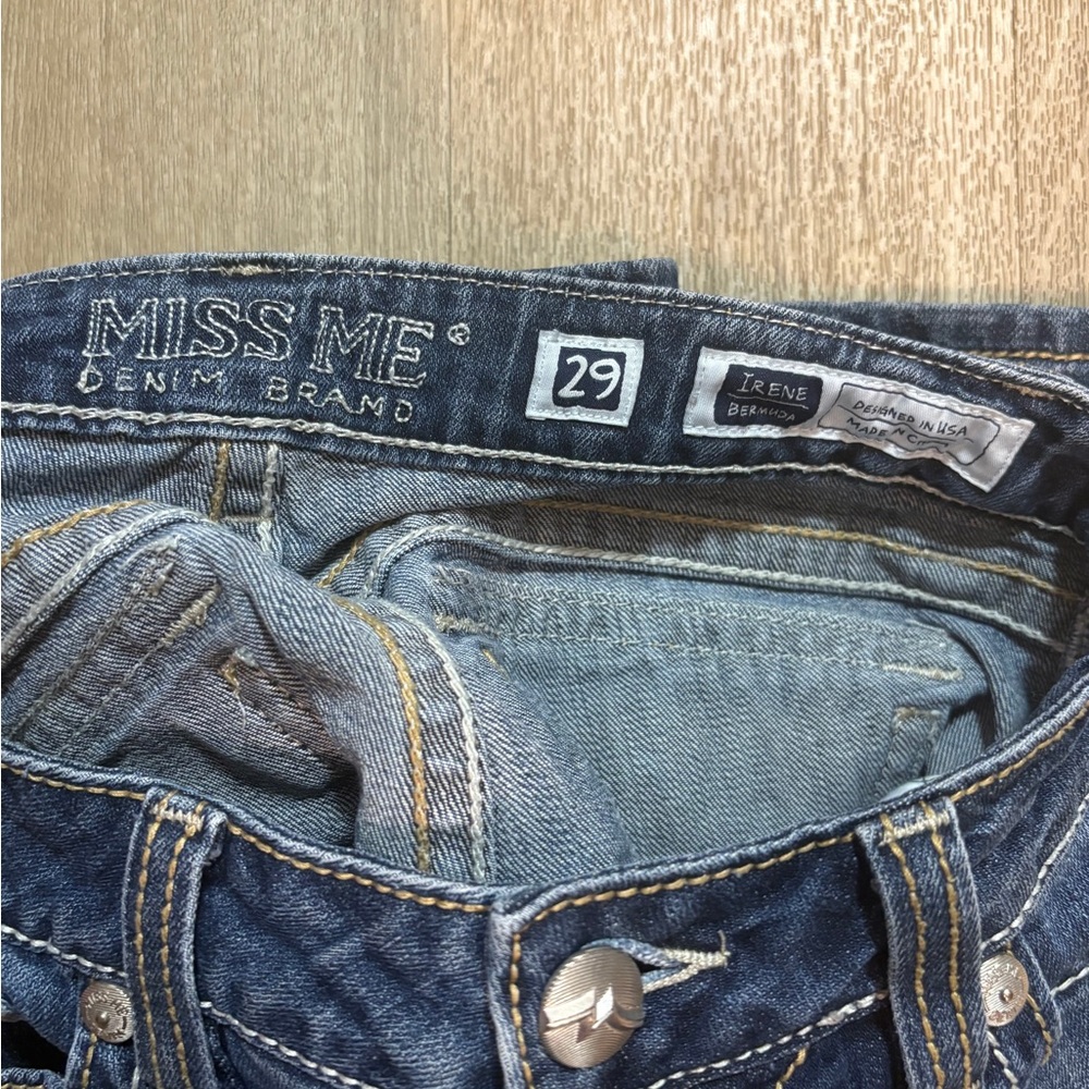 MISS ME BERMUDA JEAN SHORTS SIZE 29 - Picture 5 of 8